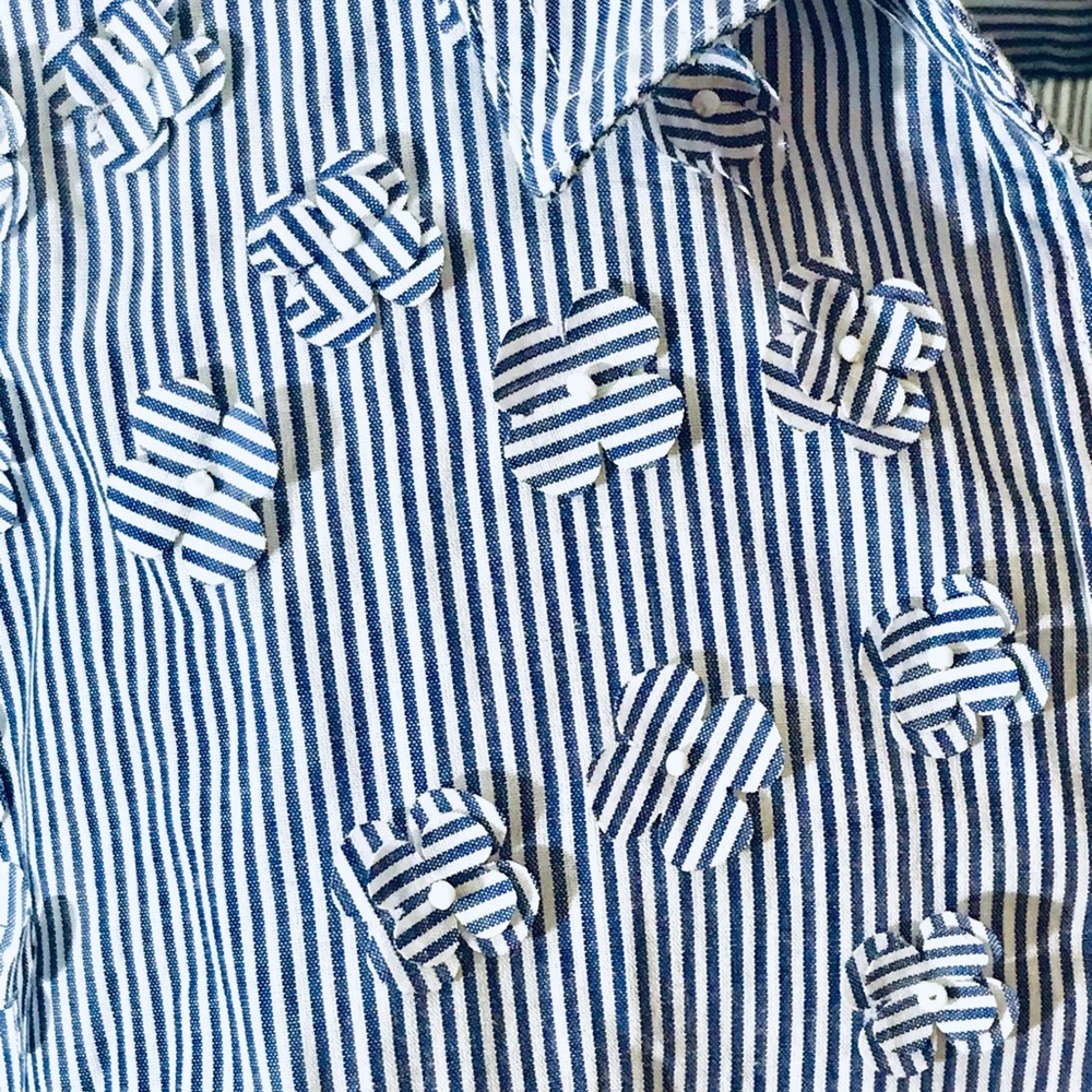 🌻 4/$15 A New Day button up - Picture 2 of 4